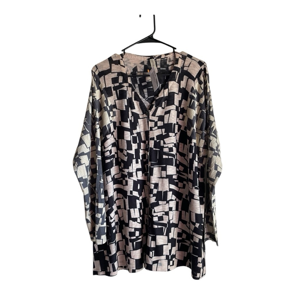 Cubism Women’s Size XL Abstract Black and White Cardigan